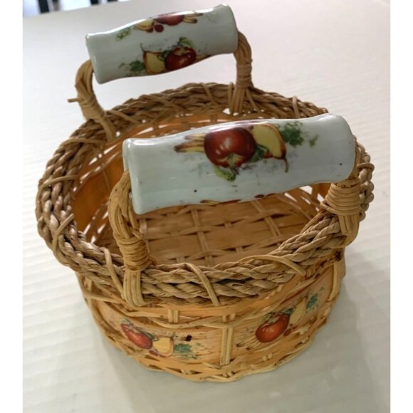 Apple Woven Wicker Round Basket with Handles 6.5 in diam 5 in tall - Picture 3 of 5